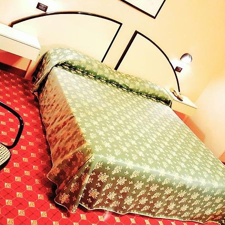 Hinterland Hotel Quartu SantʼElena Екстериор снимка