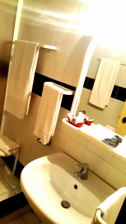 Hinterland Hotel Quartu SantʼElena Стая снимка