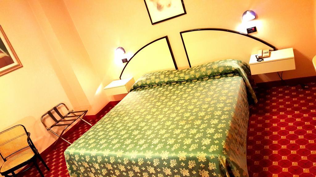 Hinterland Hotel Quartu SantʼElena Стая снимка