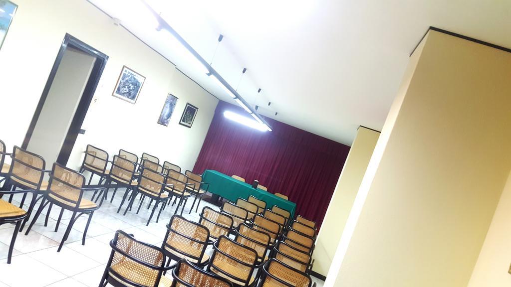 Hinterland Hotel Quartu SantʼElena Екстериор снимка